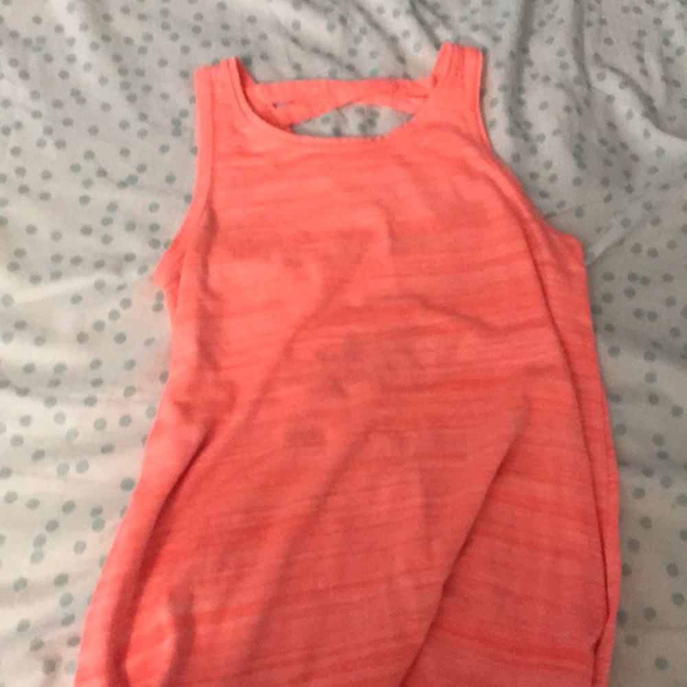 Athletic shirt